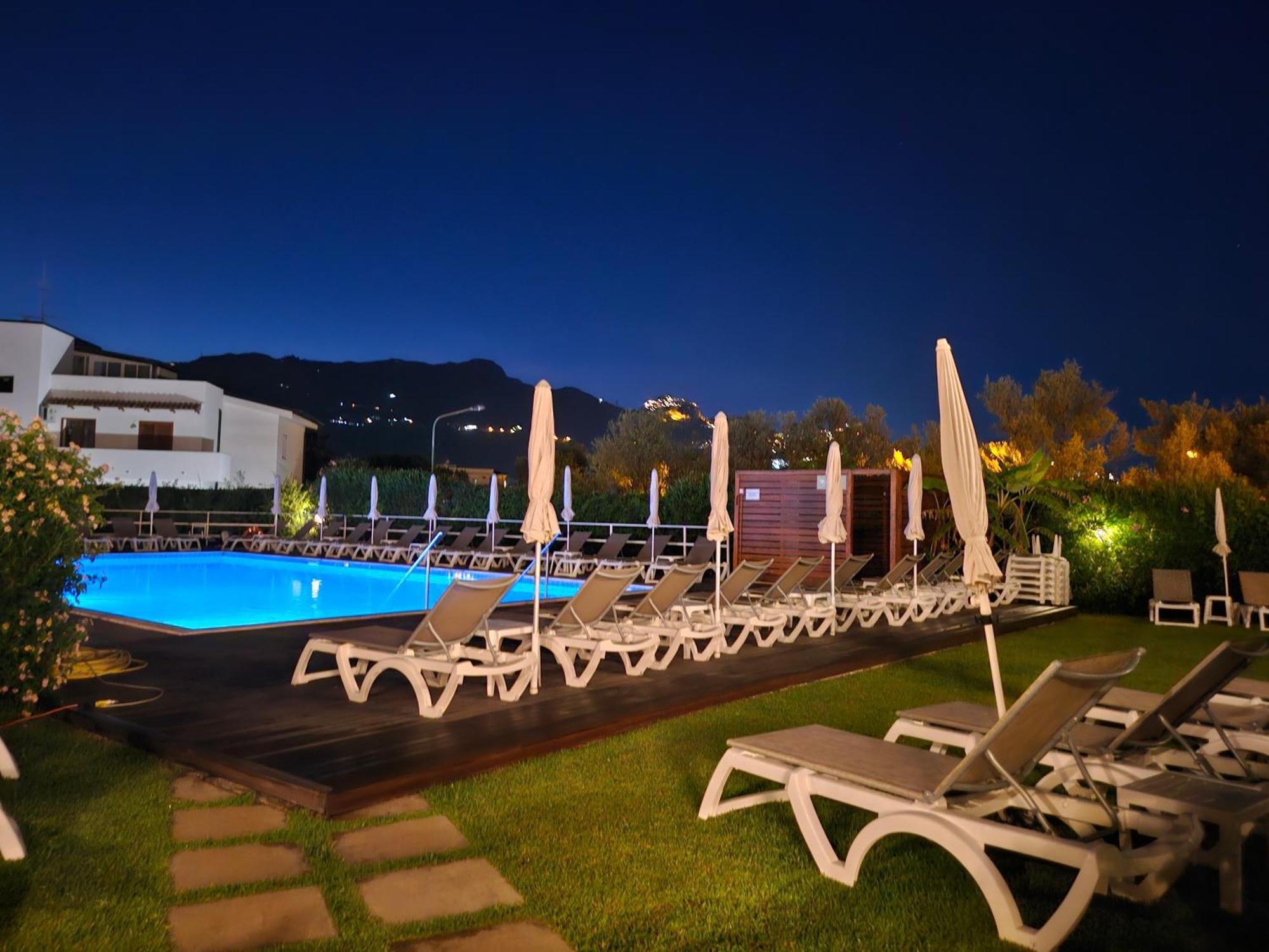 Residence Villa Giardini Exterior photo