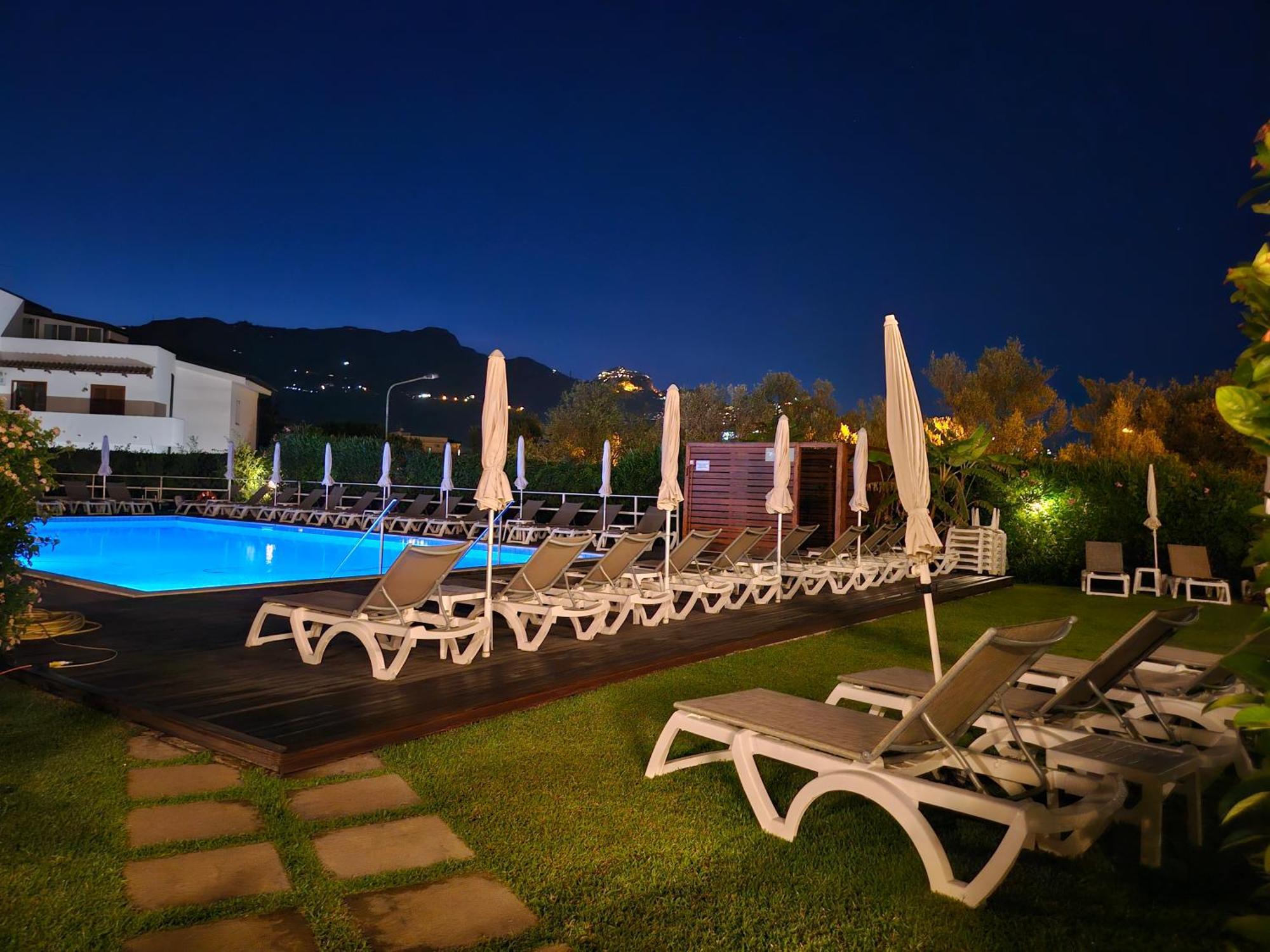 Residence Villa Giardini Exterior photo